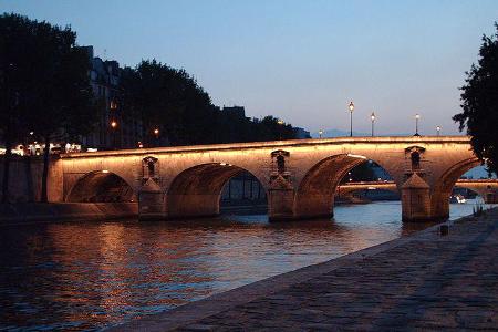 Pont Marie bei Nacht, Paris (Frankreich)
