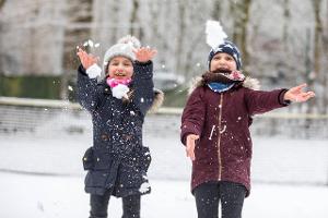 Schneeballschlacht imago reichwein.jpg