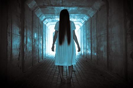 Wer kennt dieses Mädchen nicht? Es ist Samara Morgan aus dem Horrorfilm 