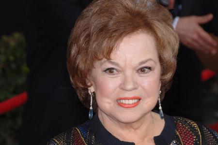 Ex-Kinderstar Shirley Temple (1928-2014) heiratete 1948 mit 17 Jahren. Ihre Tochter Linda Susan bekam sie mit 19. 1950 folgt...