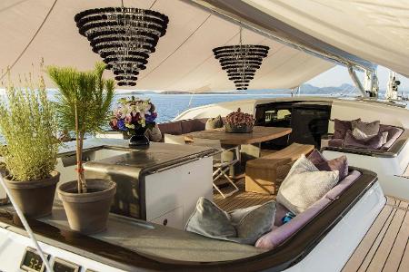 Pink Gin - interior - copyright Ralf Halbhuber.jpg