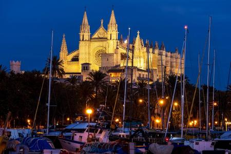 Nachts noch beeindruckender als tagsüber: La Seu in Palma