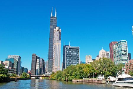 Mit seinen 527 Metern ist der Willis Tower in Chicago das zweithöchste Gebäude der USA. Seit 2009 hat der Wolkenkratzer eine...