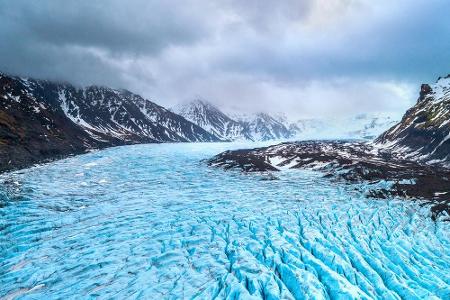 Die vom Aussterben bedrohten Eisriesen sind ein ganz besonderer Anblick. Gletscher gibt es auf der ganzen Welt und einer ist...