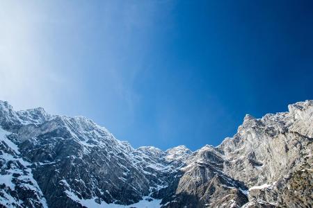 Besonders farbenintensiv war einst der Blaueisgletscher der Berchtesgadener Alpen. Er liegt eingebettet zwischen den Bergen ...