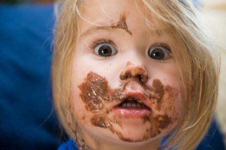 Peinliche Kinder Mit Essen rumsauen Peinliche Kinder Mit Essen rumsauen
