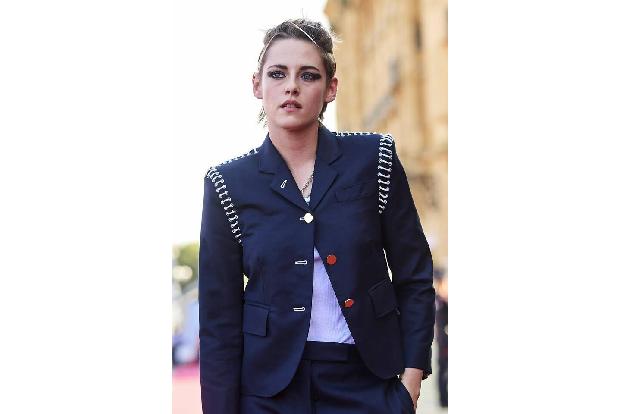 Schauspielerin Kristen Stewart wurde mit ihrer Freundin Dylan Meyer bei einer Demonstration in Los Angeles gesichtet.