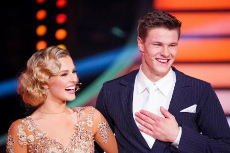 Für seinen ersten Tanz erhielt Boxer Simon Zachenhuber bereits Lob von der Jury. Später bekam er Patricija Belousov als Tanz...