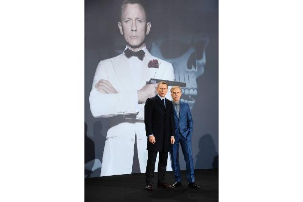 ...Unwesen treiben und Frauen heimlich auf der Toilette filmen. Jetzt bleibt abzuwarten, wann der Fluch von Bond 25 erneut z...
