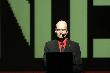Auch Musik-Pionier Florian Schneider-Esleben ist im April im Alter von 73 Jahren seiner Krebserkrankung erlegen. Zusammen mi...