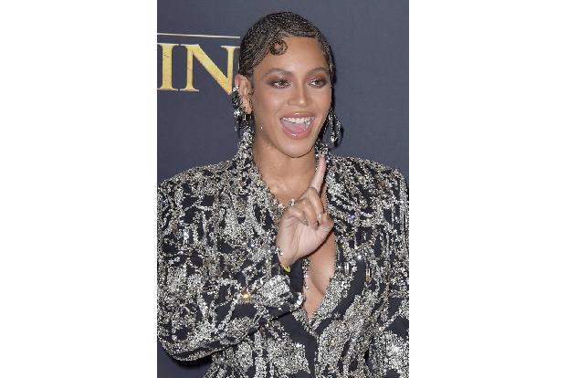 Beyoncé, die gut mit zwei ehemaligen Bewohnern des Weißen Hauses — Michelle und Barack Obama — befreundet ist, meldete sich ...