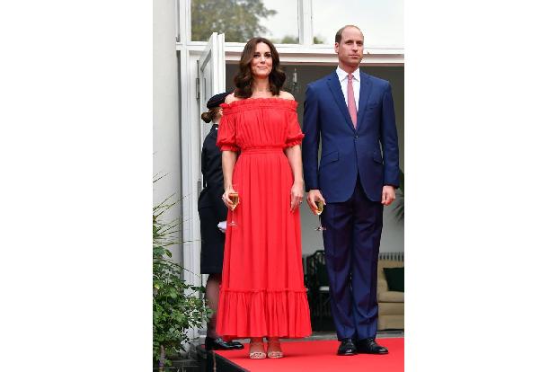 …Herzogin Kate und Prinz William. Man vermutet, dass sich das royale Paar seit Ende 2002 datete. Aber erst im April 2004 wur...