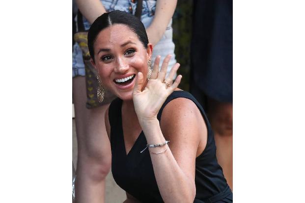 Die alteingesessenen Höflinge sollen Newcomerin Meghan wenig Respekt gezollt haben, heißt es. Und auch von der königlichen F... Die alteingesessenen Höflinge sollen Newcomerin Meghan wenig Respekt gezollt haben, heißt es. Und auch von der königlichen F...