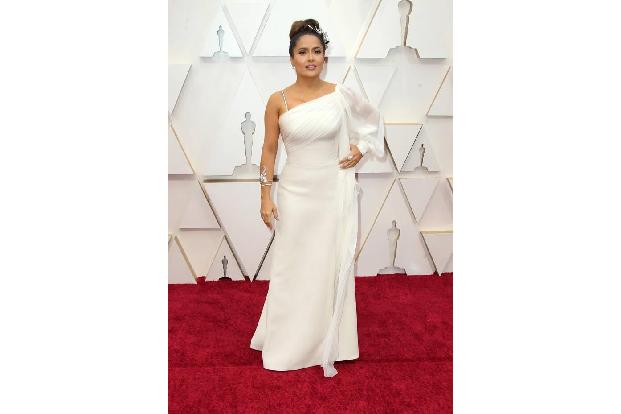 …Salma Hayek zeigte sich ebenfalls betroffen: 