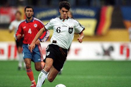 Das Talent des Mittelfeldspielers bleibt nicht lange unentdeckt. Nur ein Jahr nach seiner Profi-Premiere wird der gebürtige ...