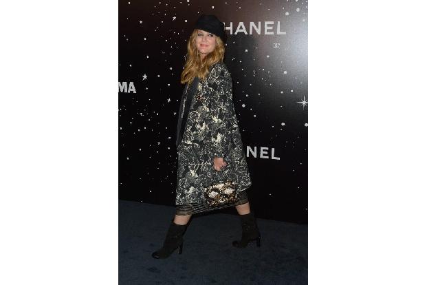 Drew Barrymore gründete ihre eigenen Kosmetikfirma Flower Beauty. Die verwendeten Inhaltsstoffe sind nicht nur öko, sondern ...