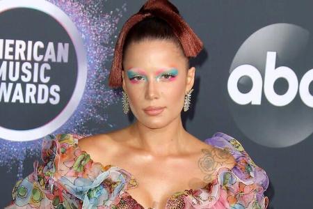 Sängerin Halsey hat sich schon oft für wohltätige Zwecke und Menschen in Not eingesetzt. Auch das Schicksal der Menschen im ...