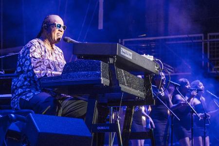 Auch Stevie Wonder hat neben zahlreichen Grammys auch schon einen Oscar gewonnen. Sein Megahit 