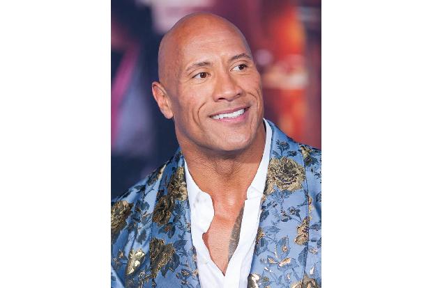Tatsächlich reichte The Rock einen Antrag bei der Federal Election Commission ein, womit er sich theoretisch als Kandidat be...