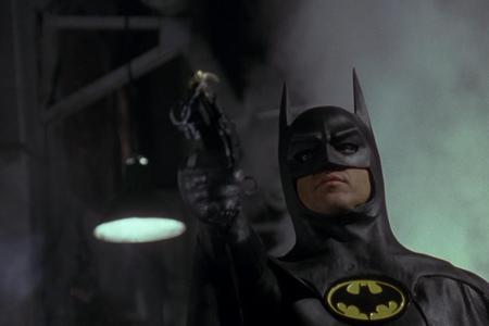 Für Keaton bedeutete seine Batman-Darstellung dennoch der Durchbruch für seine Karriere. Er überzeugte Fans und Kritiker mit...