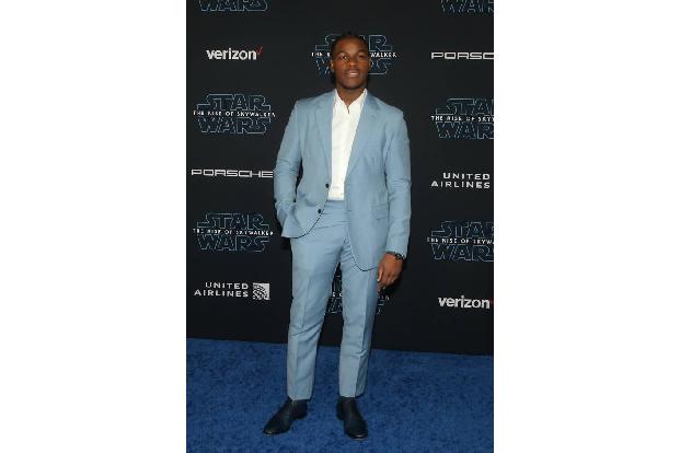 John Boyega hielt am Mittwoch eine emotionale Rede im Londoner Hyde Park bei einer Demonstration zur Unterstützung der Black... John Boyega hielt am Mittwoch eine emotionale Rede im Londoner Hyde Park bei einer Demonstration zur Unterstützung der Black...