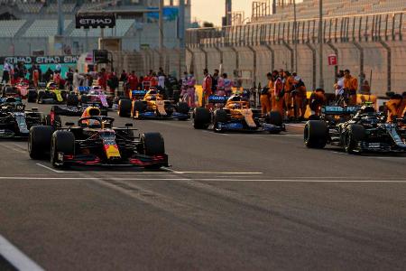 Die Coronavirus-Krise hat auch die Formel 1 schwer getroffen. Teams und Fahrer müssen bei Budget und Gehältern in der Saison... Die Coronavirus-Krise hat auch die Formel 1 schwer getroffen. Teams und Fahrer müssen bei Budget und Gehältern in der Saison...