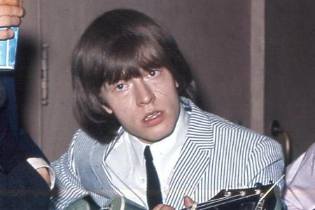 Rolling-Stones-Gründungsmitglied Brian Jones ertrank 1969 in einem Pool. Offiziell wurde der Vorfall als Unfall bezeichnet, ...