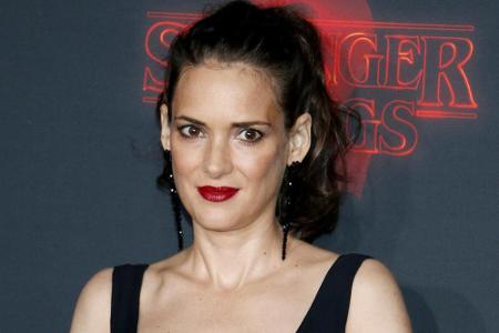 Auch Winona Ryder (47) war bereits verlobt - mit Hollywood-Star Johnny Depp (55). Die Beziehung endete jedoch 1993. Trotz we...