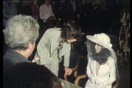 ...Star dann allerdings mit einer anderen: 1971 heiratete Mick die gebürtige Nicaraguanerin Bianca, die Mutter seiner Tochte...