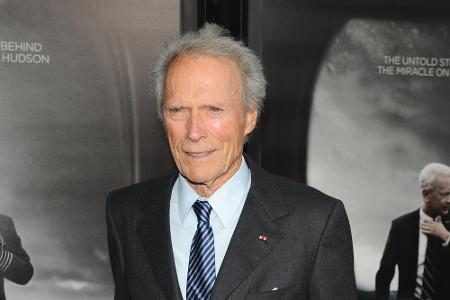 Hollywood-Star Clint Eastwood (87) ist schon lange politikbegeistert und als libertärer Republikaner politisch engagiert. 19... Hollywood-Star Clint Eastwood (87) ist schon lange politikbegeistert und als libertärer Republikaner politisch engagiert. 19...