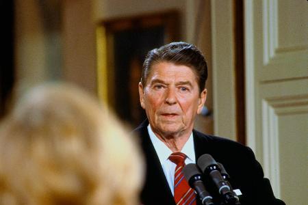 Ronald Reagan (1911-2004) eroberte als Schauspieler die Herzen der USA, bevor er 1966 als Kandidat der Republikaner zum Gouv...