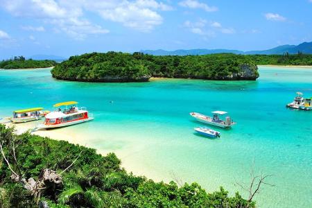 Sonnenanbeter und Badebegeisterte sollten einen Abstecher nach Ishigaki-jima machen. Bereits im März beginnt die hiesige Bad...