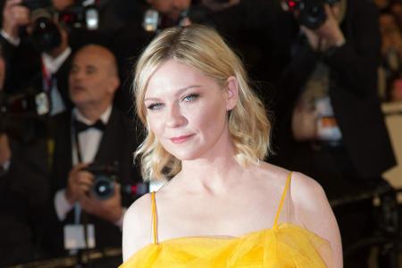 Seit 2011 darf sich Hollywood-Schauspielerin Kirsten Dunst (35) als waschechte Deutsche bezeichnen. Die US-Amerikanerin ist ...