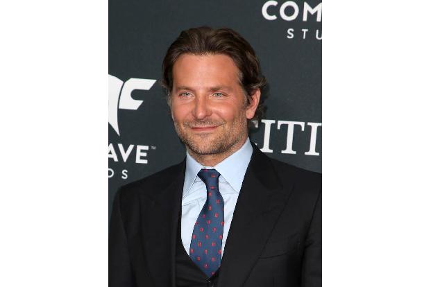 Diese Augen! Mit 91,08 Prozent eröffnet Bradley Cooper das Spitzentrio. Neben seinen perfekt geformten blauen Augen sind auc...