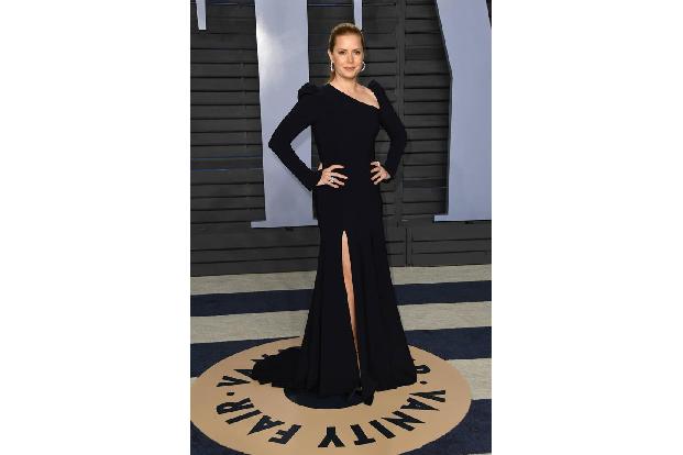 ...Amy Adams. Die hatte sich 1999 für die Teenie-Serie verpflichten lassen, die sich um das sexuelle Erwachen unter Heranwac...