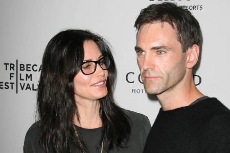 Ja, sie will! Schon länger brodelte die Gerüchteküche um Courteney Cox und eine angebliche Verlobung. Nachdem sich der 