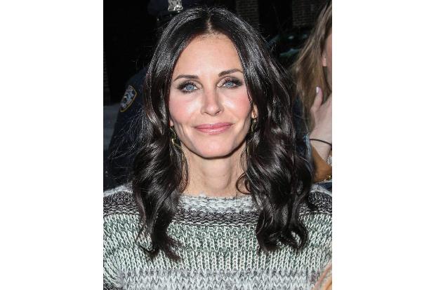 Wann Courteney Cox mit ihrem Johnny vor den Altar tritt, gab die schöne 50-Jährige noch nicht bekannt. Doch sie wird es die ...