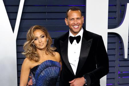 Jennifer Lopez (50) und der ehemalige Baseballspieler Alex Rodriguez (44) wagen den nächsten Schritt. Ganz romantisch ging e... Jennifer Lopez (50) und der ehemalige Baseballspieler Alex Rodriguez (44) wagen den nächsten Schritt. Ganz romantisch ging e...