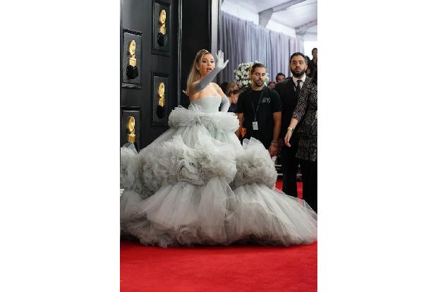 Sie ist einer der größten Popstars der Stunde: Ariana Grande ist talentiert, schön und hat eine riesige Fangemeinde. Ein Gar... Sie ist einer der größten Popstars der Stunde: Ariana Grande ist talentiert, schön und hat eine riesige Fangemeinde. Ein Gar...