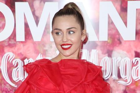 Miley Cyrus heißt mit bürgerlichem Namen eigentlich Destiny Hope Cyrus. Zu ihrem Künstlernamen Miley kam die Sängerin durch ...