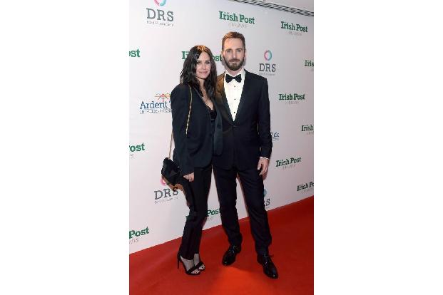 ...ganz besonderer Amor verschoss bei Courteney Cox und Johnny McDaid seine Pfeile: Ed Sheeran! Mit ihm lebte das Snow-Patro...