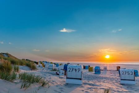 Nach den Corona-Lockerungen in Niedersachsen sind die ostfriesischen Inseln wieder für Touristen zugänglich. Die insgesamt s... Nach den Corona-Lockerungen in Niedersachsen sind die ostfriesischen Inseln wieder für Touristen zugänglich. Die insgesamt s...