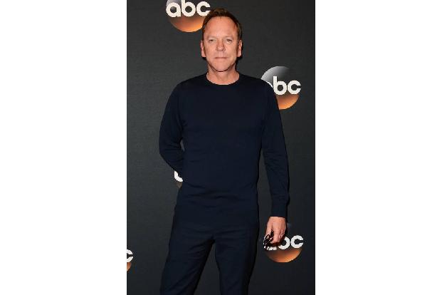 ...Kiefer Sutherland, indem er seine Auflagen verletzte. 2007 wurde er wegen Fahrens unter Alkoholeinfluss festgenommen, nac...