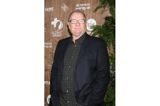 Da wäre zum Ed O'Neill. Kaum jemand traute dem Schauspieler eine Weiterentwicklung nach seiner Paraderolle als Al Bundy in '...