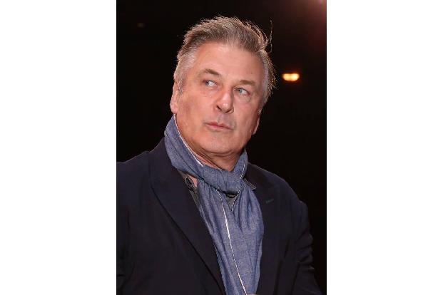 ...Alec Baldwin war ein täglicher Trinker, bis er 27 Jahre alt war. Mit dem Alkohol habe er seine seelischen Schmerzen betäu...