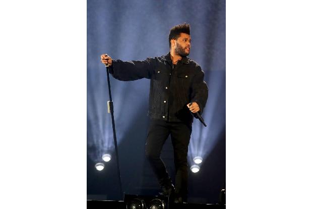 ...Drogen experimentierte The Weeknd, als er noch ganz am Anfang seiner Karriere stand. Sein erstes Album sei voll mit wilde...