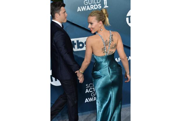 Colin Jost and Scarlett Johansson attend the 26th annual SAG...