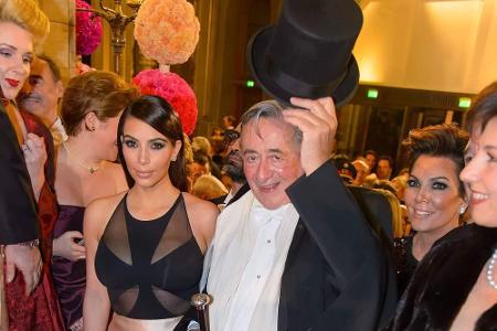 Kaum ein Star bringt so viel Medienpräsenz wie Kim Kardashian (39). Das wusste 2014 auch Lugner und präsentierte sie als 