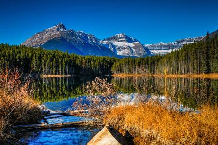 Der älteste Nationalpark des Landes ist der Banff Nationalpark in der Provinz Alberta. Zahlreiche Seen, Flüsse, Täler und Gl...