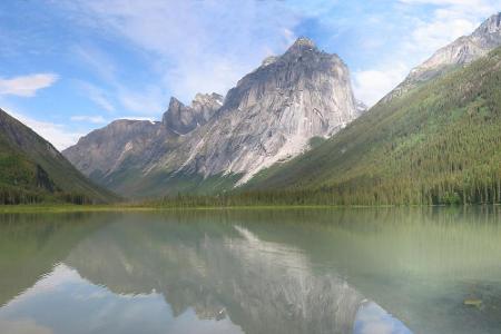 Obwohl der Nahanni Nationalpark in den Nordwest-Territorien zum UNESCO-Weltnaturerbe zählt, kommen jährlich nur wenige tause...